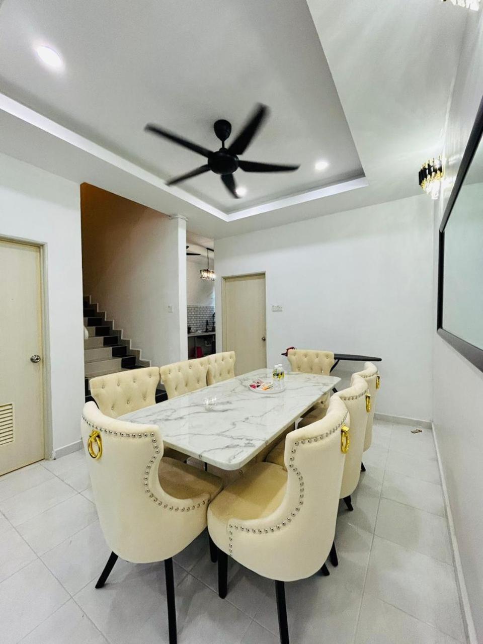 Noor Homestay Paddy View Kangar Exterior photo